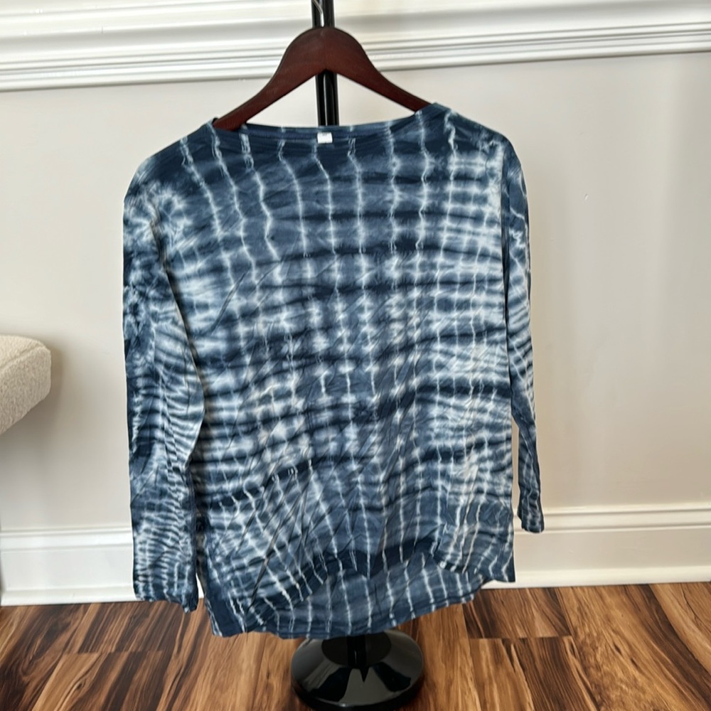 Lululemon long sleeve shirt size 2
